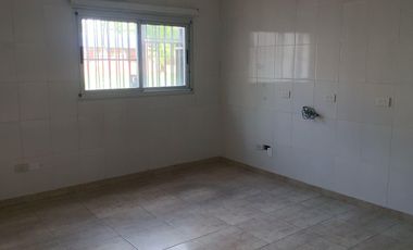 Depósito en Alquiler de 2000 m2 en Benavidez