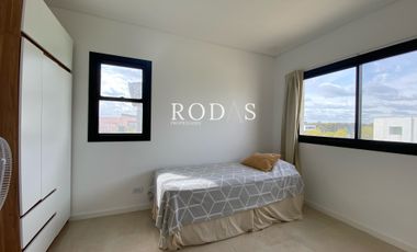 Casa  en venta 3 dormitorios lote inerno con pileta  Puertos Barrio Araucarias  5999