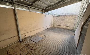Venta PH 2 ambientes con patio en Don Bosco