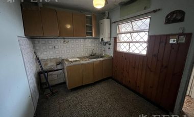 Venta PH 2 ambientes con patio en Don Bosco