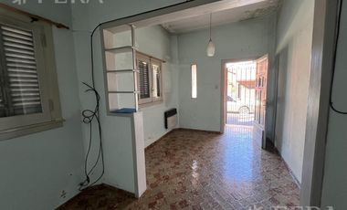 Venta PH 2 ambientes con patio en Don Bosco