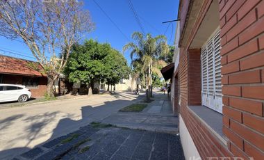 Venta PH 2 ambientes con patio en Don Bosco