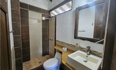 CASA FINCA EN ARRIENDO RIONEGRO ANTIOQUIA; SECTOR OJO DE AGUA