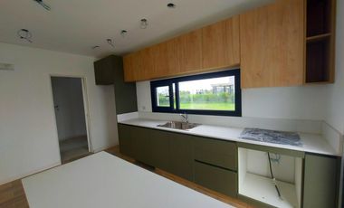 Casa en venta - 4 Dormitorios 3 Baños - 850Mts2 - El Naudir