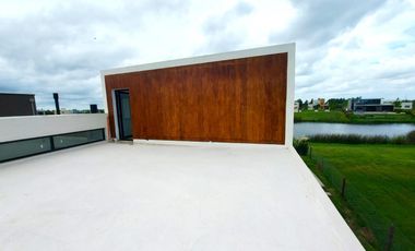 Casa en venta - 4 Dormitorios 3 Baños - 850Mts2 - El Naudir