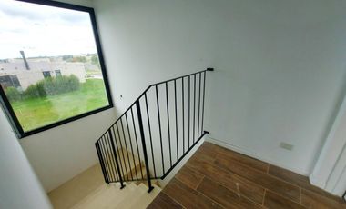 Casa en venta - 4 Dormitorios 3 Baños - 850Mts2 - El Naudir