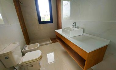 Casa en venta - 4 Dormitorios 3 Baños - 850Mts2 - El Naudir