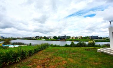 Casa en venta - 4 Dormitorios 3 Baños - 850Mts2 - El Naudir