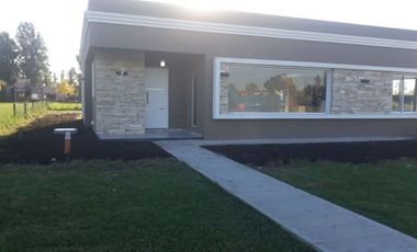 Casa en venta en barrio La Cesarina, General Rodríguez