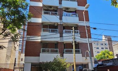 Departamento en venta San Fernando tres ambientes cochera piso alto