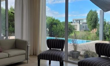 Casa en venta - 5 Dormitorios 4 Baños - 1.550Mts2 - Pinamar