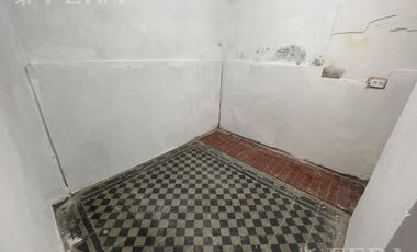 Alquiler de casa de 3 ambientes con cochera en Lanus
