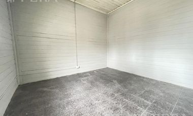 Alquiler de casa de 3 ambientes con cochera en Lanus