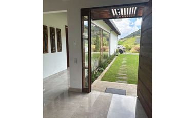 Se vende finca en La Ceja con dos casas
