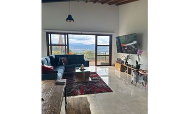 Se vende finca en La Ceja con dos casas