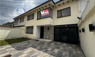 CASA EN VENTA, BARRIO LAS VILLAS
