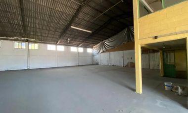 VENTA DE BODEGA SOBRE AVENIDA LAS PARTIDAS EN LERMA