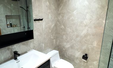 Spacious and new renovated 2 bedroom Condo