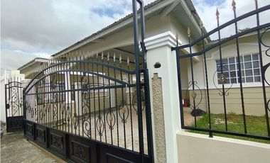 Casa en alquiler en La Chorrera (DR)