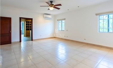 EN VENTA CASA EN RESIDENCIAL COSTA DE LAS PERLAS, COSTA DEL ESTE (2)