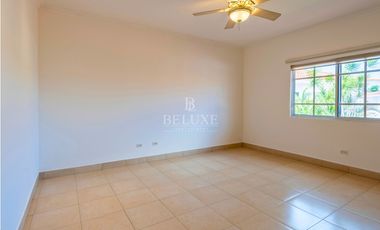 EN VENTA CASA EN RESIDENCIAL COSTA DE LAS PERLAS, COSTA DEL ESTE (2)