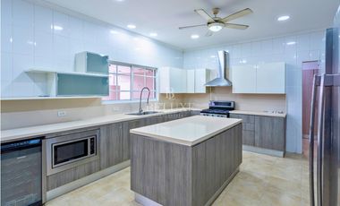 EN VENTA CASA EN RESIDENCIAL COSTA DE LAS PERLAS, COSTA DEL ESTE (2)