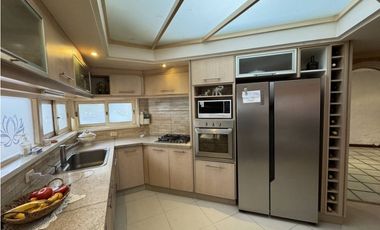 VENTA CASA 4 AMBIENTES CON PISCINA BARRIO LOS PINARES