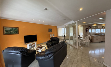 VENTA CASA 4 AMBIENTES CON PISCINA BARRIO LOS PINARES