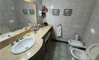 VENTA CASA 4 AMBIENTES CON PISCINA BARRIO LOS PINARES