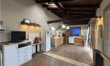 VENTA CASA 4 AMBIENTES CON PISCINA BARRIO LOS PINARES