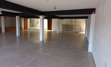 EDIFICIO EN VENTA Y RENTA!! SE RENTA POR ESPACIOS O COMPLETO!!