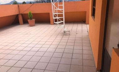 AMPLIA CASA EN RENTA