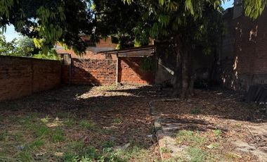 AMPLIA PROPIEDAD EN VENTA A PASOS DE AV.LAVALLE -  GALPÓN DE 300M2 APROX .-
