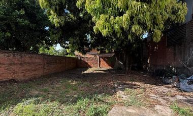 AMPLIA PROPIEDAD EN VENTA A PASOS DE AV.LAVALLE -  GALPÓN DE 300M2 APROX .-