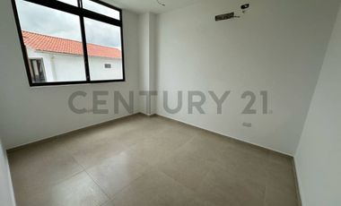 Venta Departamento de Estreno en Urb. Vilanova I.Zav