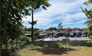CASA CON AMPLIO TERRENO AL LADO TERMINAL DE BUSES RIO BUENO