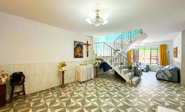 VENTA DE CASA DE TRES PISOS EN VENTANILLA ALTA