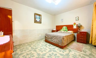 VENTA DE CASA DE TRES PISOS EN VENTANILLA ALTA