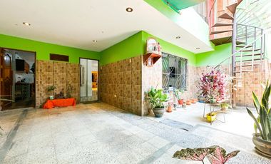 VENTA DE CASA DE TRES PISOS EN VENTANILLA ALTA