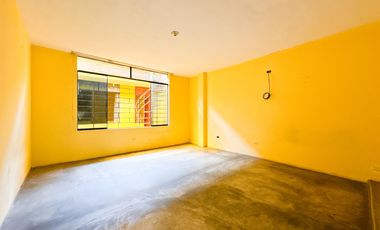 VENTA DE CASA DE TRES PISOS EN VENTANILLA ALTA
