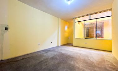 VENTA DE CASA DE TRES PISOS EN VENTANILLA ALTA