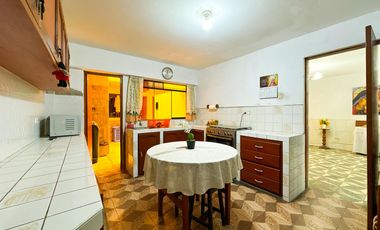 VENTA DE CASA DE TRES PISOS EN VENTANILLA ALTA