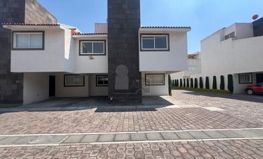 Casa en condominio en venta en Santa María, San Mateo Atenco, México