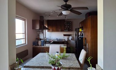 Casa en Satélite 5to sector, por el Parque del reloj