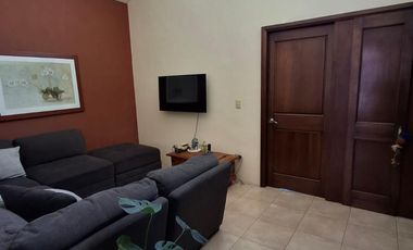 Casa en Satélite 5to sector, por el Parque del reloj