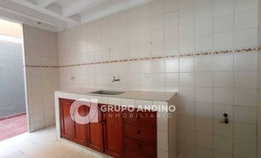 ARRIENDO de CASA RESIDENCIAL en GIRON