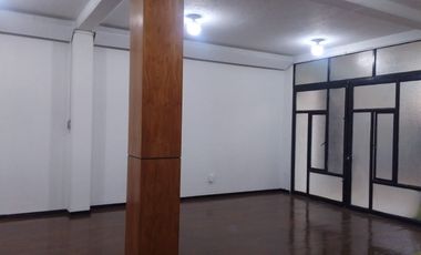 Casa con uso de suelo en Venta en Aeronautica Militar, Venustiano Carranza, CDMX