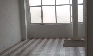Casa con uso de suelo en Venta en Aeronautica Militar, Venustiano Carranza, CDMX