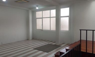 Casa con uso de suelo en Venta en Aeronautica Militar, Venustiano Carranza, CDMX