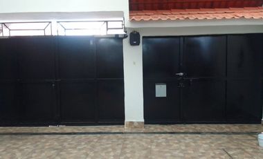 Casa con uso de suelo en Venta en Aeronautica Militar, Venustiano Carranza, CDMX
